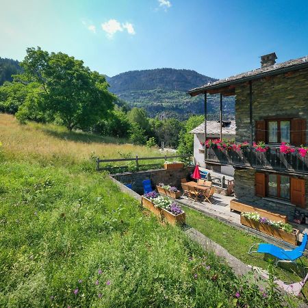 Casa Vacanze Grand-Haury Da Andrea アルヴィエ エクステリア 写真