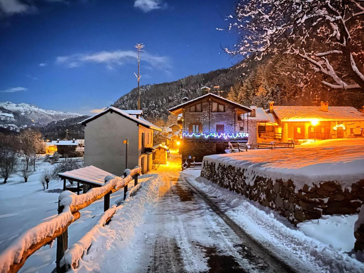 Casa Vacanze Grand-Haury Da Andrea アルヴィエ エクステリア 写真