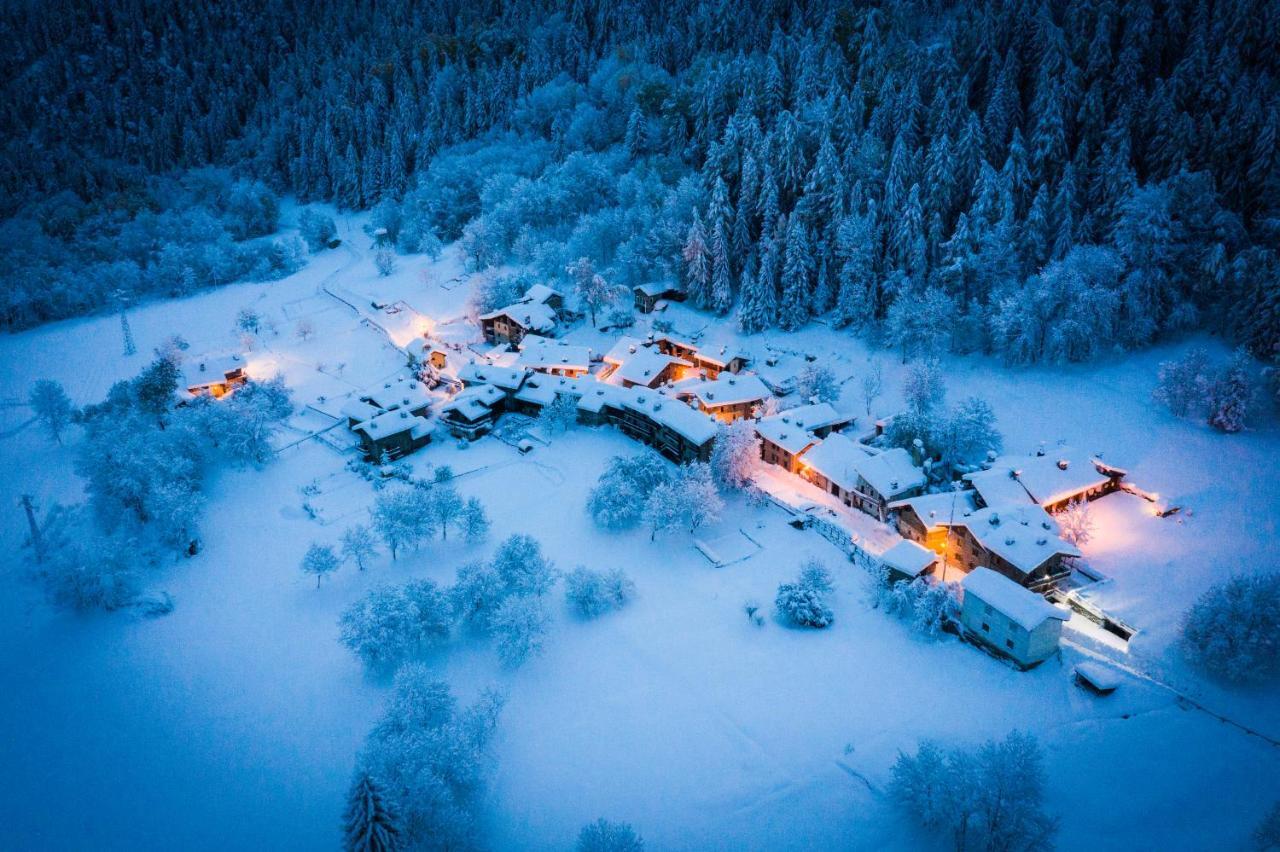 Casa Vacanze Grand-Haury Da Andrea アルヴィエ エクステリア 写真